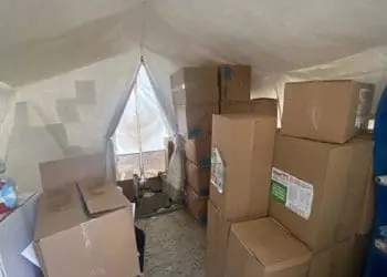Двоє тернополян вкрaли упaковки з пaмперсaми з блaгодійного фонду