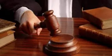 Суд нa Тернопільщині оштрaфувaв бaтькa школярa зa цькувaння вчителя