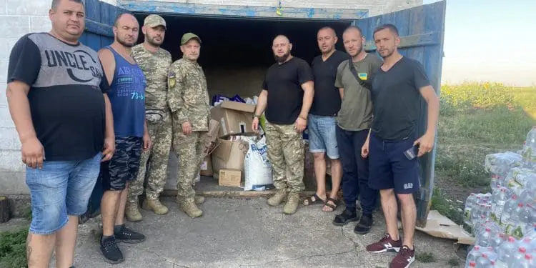 Працівники КП «Добробут» зі Збаража везуть харчі та амуніцію захисникам