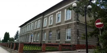 Три громади на Тернопільщині відмовляються приєднуватися до кластерної лікарні у Козові