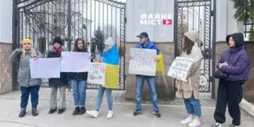 Біля Тернопільської церкви московського патріархату зібрались мітингувальники