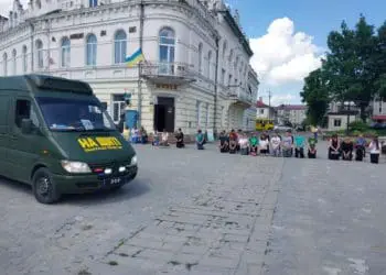 На щиті повернувся до рідного села стрілець-снайпер із Борщівщини