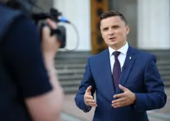 озвучив власну версію