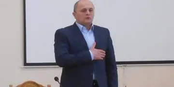 Заступник голови Бучача, який втік за кордон, просить звільнити його