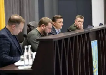 Військовий з Тернополя і колишній депутат оприлюднив дані вражаючих заробітків працівників облради за 2023 рік  