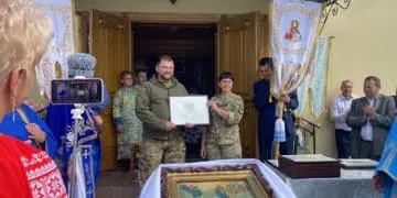 Грамоту від головнокомандувача ЗСУ Валерія Залужного отримав тернопільський журналіст і волонтер Тарас Савчук