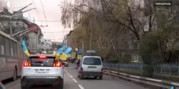 До проблеми недостатнього фінансування ЗСУ тернополяни привертали увагу автопробігом