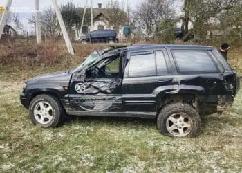 Рятувальники допомагали водію, які заїхав у кювет у Копичинцях