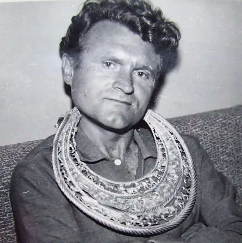 золота пектораль