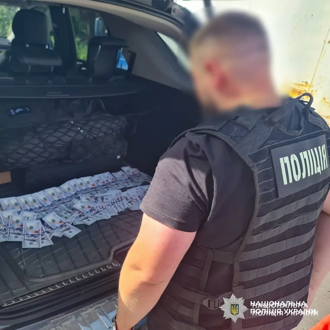 У Тернополі затримали заступника керівника підприємства, який за $9000 обіцяв видалити чоловіків із бази «Оберіг»