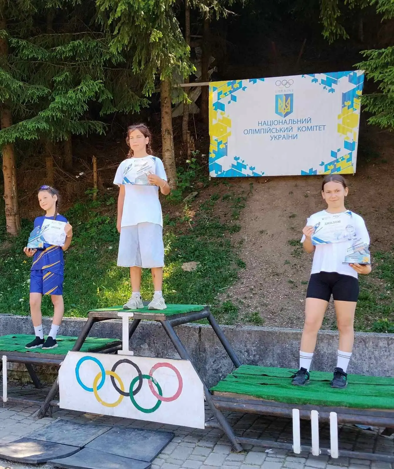 Тернопільські літаючі лижники вибороли купу медалей на Кубку України