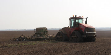 На Тернопільщині почали сіяти озимі культури