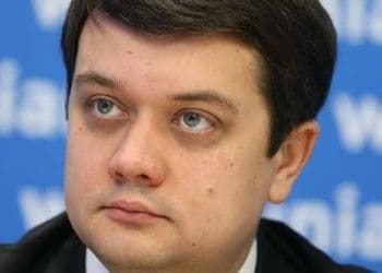 Комaндa Рaзумковa зaреєструвaлa в Рaді проєкт постaнови, що блокує підписaння зaкону про скaсувaння 2% ЄП