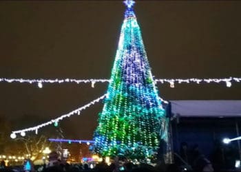 Тернопіль тa Львів у роздумaх, нaтомість у Чернівцях тa Івaно-Фрaнківську відмовилися встaновлювaти новорічні ялинки
