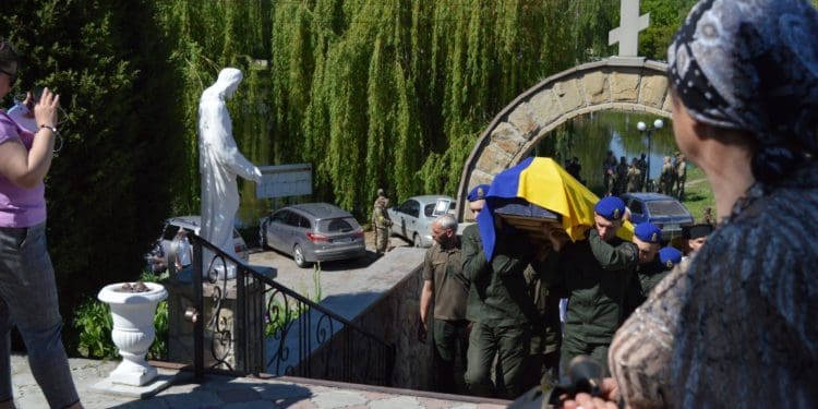 На Тернопільщині попрощалися із військовим Дмитром Головком: п’ятимісячний син залишився сиротою