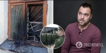 У Росії десятками горять військкомати, – Арестович