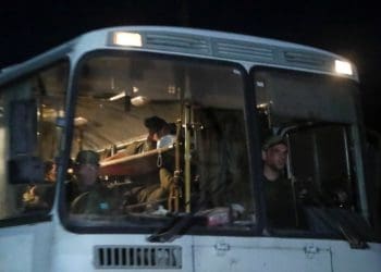 З “Азовсталі” виїхали автобуси з українськими бійцями, – Reuters (Фото)