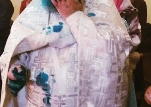 Активісти облили зеленкою священника УПЦ МП