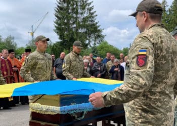 У Тернополі попрощалися з Героєм Андрієм Федорківим. Чоловіку мало б виповнитись 39 років