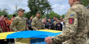 У Тернополі попрощалися з Героєм Андрієм Федорківим. Чоловіку мало б виповнитись 39 років