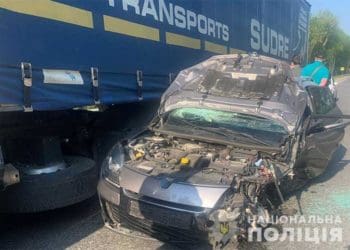 У машині, яка врізалась у 5 інших автівок поблизу Ступок, було семеро неповнолітніх