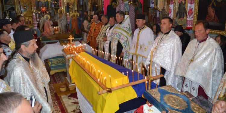 На Тернопільщині попрощалися із військовим Дмитром Головком: п’ятимісячний син залишився сиротою