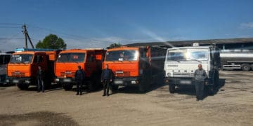 ТзОВ “Бучачагрохлібпром” передав для потреб ЗСУ чергову партію автомобілів КамАЗ з причепами