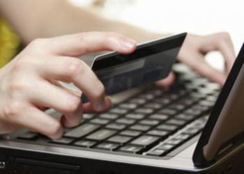 Жителька Бучацької громади втратила 112 тисяч гривень, намагаючись продати через Інтернет дитяче взуття