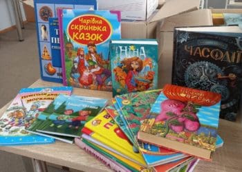 У тернопільських бібліотеках збирають книги для вимушених переселенців