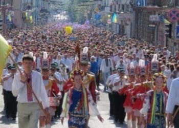 Випускники воєнного року: чи буде у Тернополі для них свято?