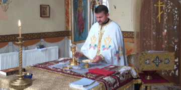 У Піщатинцях відбулася перша Божественна літургія українською мовою після переходу в ПЦУ