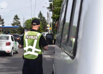 Тернопільські патрульні посилюють контроль за водіями, які здійснюють перевезення пасажирів та вантажів