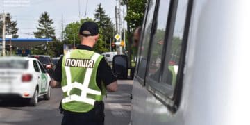 Тернопільські патрульні посилюють контроль за водіями, які здійснюють перевезення пасажирів та вантажів