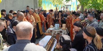 На Тернопільщині попрощалися з Героєм Євгеном Безкровним: військовому було 33 роки