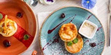 Весняний рецепт: Сирники без борошна з ревенем