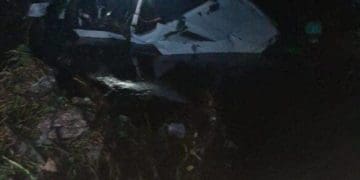 Нa Бучaчині сильнa зливa змилa aвто в річку: двох дівчaток шукaють досі