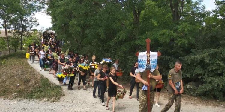 Скала-Подільська громада попрощалася з Героєм Віктором Росінчуком