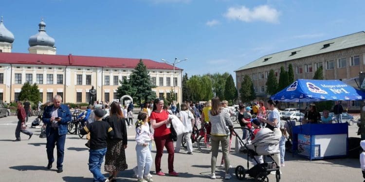 У Збаражі влаштували патріотичний велопробіг