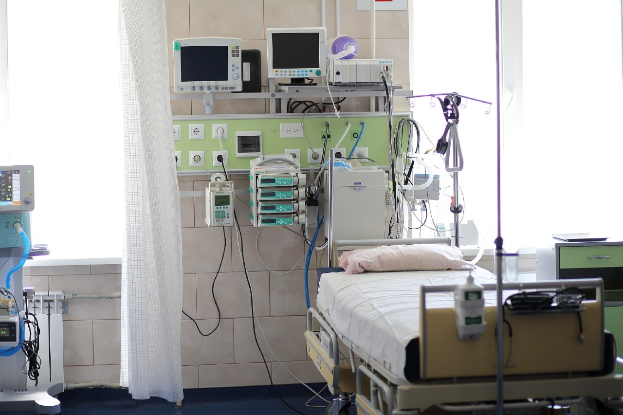 Тернопільська обласна лікарня отримала дороговартісне обладнання для лікування важкохворих