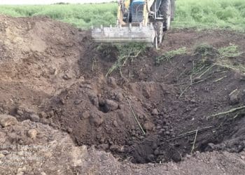 Фоторепортаж з місця збитої російської ракети в Тернопільській області