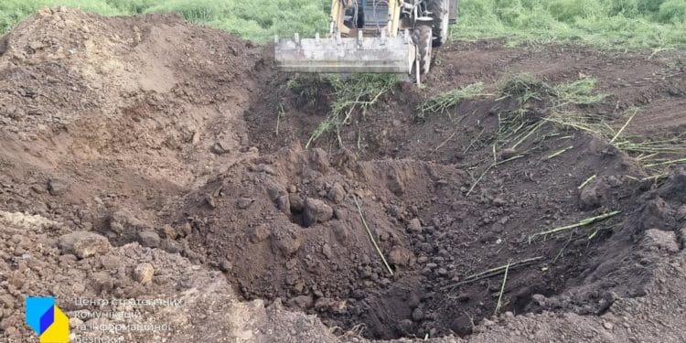 Фоторепортаж з місця збитої російської ракети в Тернопільській області
