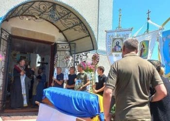 На Тернопільщині попрощалися з Героєм Русланом Романцем