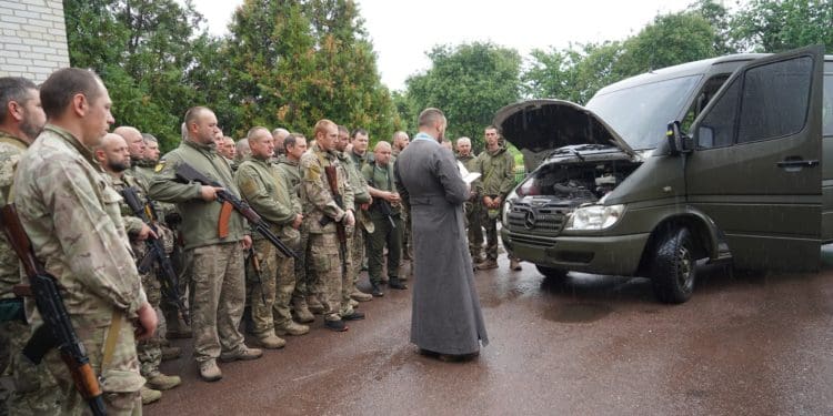 Голова Тернопільської облради передав бус на передову