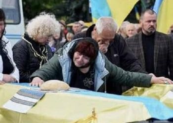 “Матір між двома синами, які загинули в один день”: похоронили Героїв-братів, які від початку війни захищали Україну