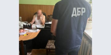 На Тернопільщині ДБР викрила злочинну групу з посадовців, яка крала у держави ліс на мільйони гривень