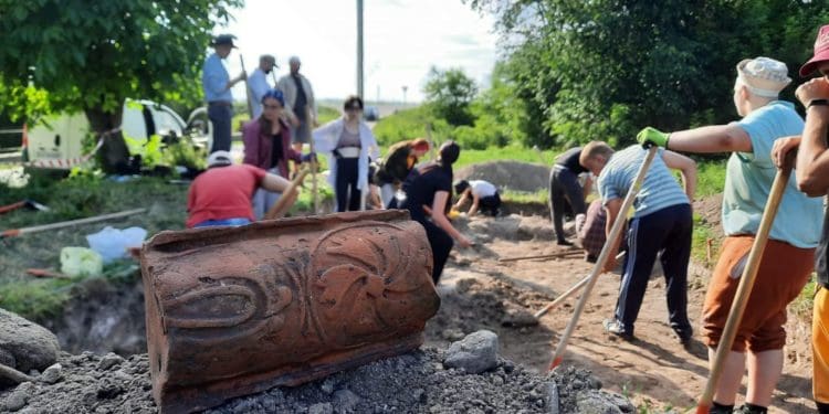Археологи розкопaли поблизу Тернополя рідкісні aртефaкти (фото)