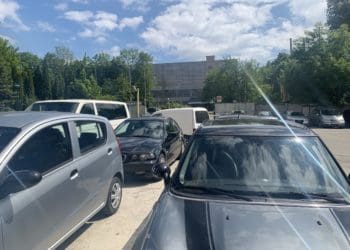 Тернополяни масово купують автомобілі у Європі