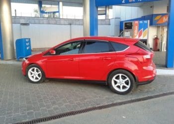 10 бензинових автомобілів, які можуть похвалитись низьким розходом пального