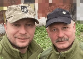 Відомі на Тернопільщині політики — брати Степан і Олег Барни — нині несуть службу на передовій