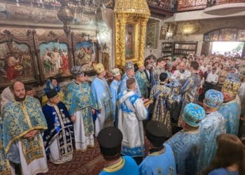 Предстоятель ПЦУ Блаженнійший Епіфаній очолив святкове богослужіння у храмі в Тернополі